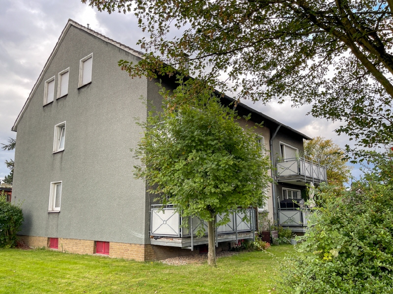 Giebelseite mit Garten Mehrfamilienhaus Kamen