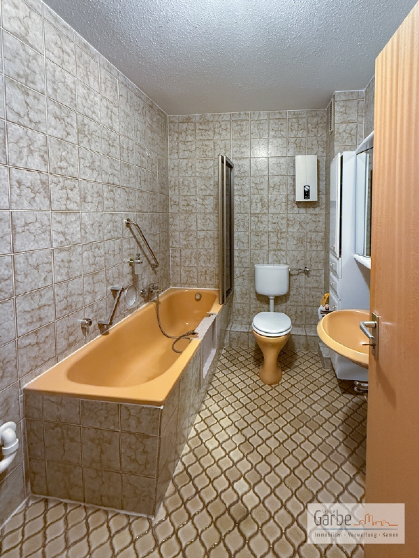 Badezimmer mit Wanne Etagenwohnung Kamen