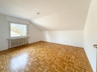 Bild (a5d09f60b028b57109514ff4863641c4): ** Verkauft ** Attraktive Dachgeschosswohnung in 3-Familienhaus - Renoviert & mit Loggia