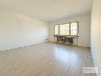 Bild (a67c2c1e5109b1e7a6c483c5e512b9f1): Ger�umig, hell und mit Balkon im 3. OG in direkter Bahnhofsn�he