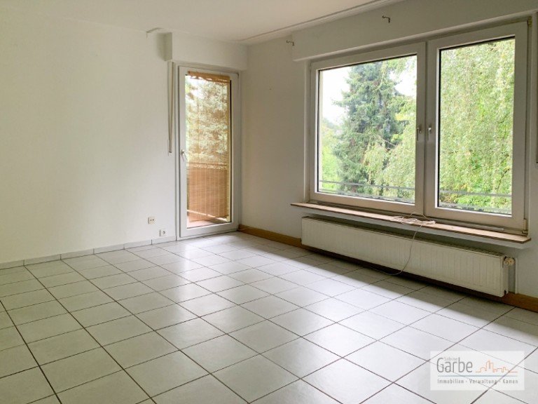 Wohnzimmer2 Kamen - Kamen Etagenwohnung Gut geschnittene 3-Zimmer-Wohnung mit Balkon in Kamen!