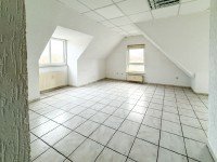 Bild (f105539cf5a084096d6e71132987c0c0): Gewerbeeinheit als B�ro, Praxis, Ausstellung nutzbar - Parkm�glichkeiten vorhanden
