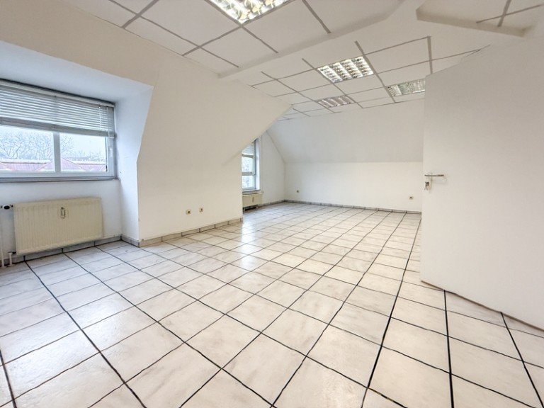 8 Raum 21 Bergkamen - Bergkamen B�ro / Praxis Gewerbeeinheit als B�ro, Praxis, Ausstellung nutzbar - Parkm�glichkeiten vorhanden